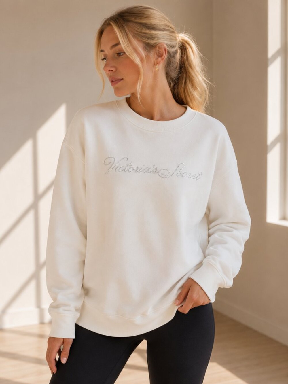 Victoria's Secret White Rhinestone Logo Crewneck Sweatshirt Size M